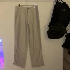 patagonia ベージュ ナイロンパンツ