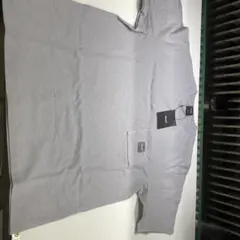HUF グレー パープルTシャツ ポケット付き