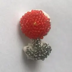 ビーズ刺繍 / お花ブローチNo.18   レッド