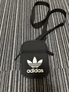 adidas ミニショルダーバック