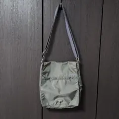 Item thumbnail for item 11621424-777b-40fa-b42b-905ce042e872