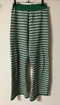 特価！ロデオクラウンズ 緑と白のニットパンツ