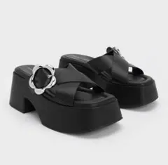 CHARLES & KEITH フラワーバックルクロスオーバープラットフォーム