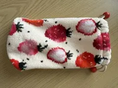 ストロベリードット　ボトルポーチ