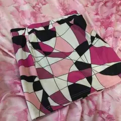 幾何学模様タイトスカート