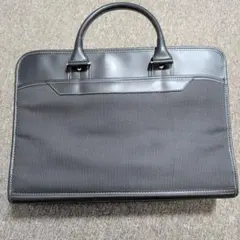 黒 ビジネスバッグ 合成皮革製 収納 ポケット多い 仕事 通勤