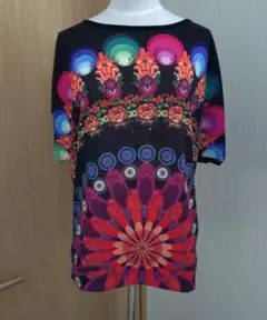 カラフル花柄半袖Tシャツ