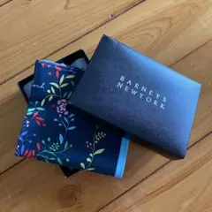 必見‼️BARNEYS NEWYORK ハンカチ ディエッフェ・キンロックイタリアのサムネイル