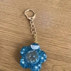 青い花型レジンチャーム チャーム