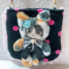 ゆ*ら様 三毛猫着ぐるみジョーズ君ふわふわサコシュ　コヤンイサムチョン　ピンクド