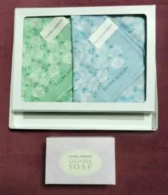 LAURA ASHLEY 花柄ハンカチ 箱入り2枚セット　化粧石けん ギフト