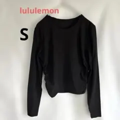 （ルルレモン） 両脇シャーリングリブ素材長袖口トップス