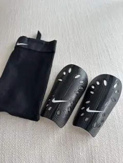 Nike サッカー シンガード レガース 脛当て 「M」
