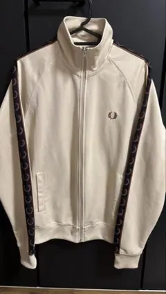 FRED PERRY トラックジャケット ベージュ - メルカリ
