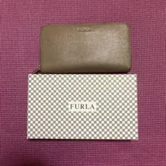 FURLA グレージュ ラウンド長財布 箱付き