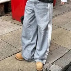 新品●サイドラインデニム　Y2Kスタイル ワイドデニム　adidas好きにも