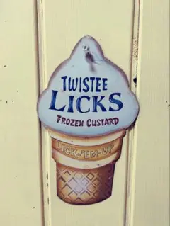 ダイカット　ソフトクリームのティン看板　ブリキ　アメリカン雑貨　レトロポップ