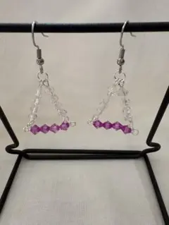 クリアと紫、三角形ピアス《ハンドメイド》