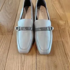 tchen グレー ローファー パンプス 低ヒール