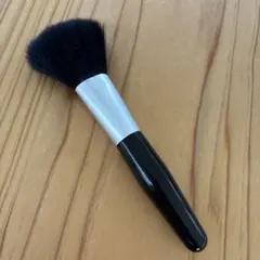 フェイスブラシ ブラック 黒 メイクブラシのサムネイル