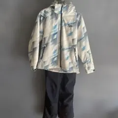 nima スキーウェアセット150 圧縮せずダンボールに入れてお届けします。