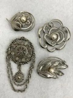 23.594【ブローチ】ヴィンテージ　アンティーク　花　フラワー　薔薇　パール