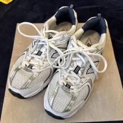 New Balance530 シルバー/ネイビー