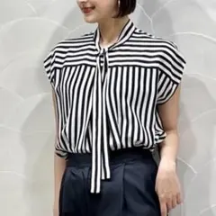美品 トゥモローランドコレクション ワイドストライプ ボウタイブラウス シルク混