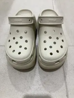 Crocsクロックス 厚底 クロッグ J5 23cmホワイト - メルカリ