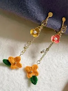 花の刺繍イヤリング