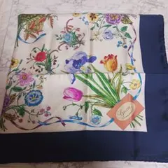 グッチ GUCCI スカーフ 大判 花柄 ネイビ約86cm×86cm - メルカリ