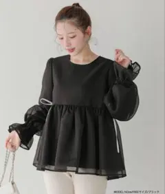 Fit more♡ クリンクルシアーオーガンジーペプラムトップス 黒 - メルカリ