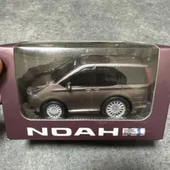 トヨタ NOAH プルバックカー ブラウン系メタリックのサムネイル