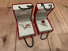 ブローチ ピンク波デザインと赤いバラ