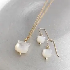 ホワイトシェル　猫ネックレス＆ピアス　セット　14kgf