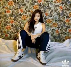 ブラックピンク着用　adidas アディブレイク　トラックパンツのサムネイル