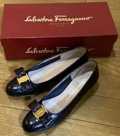 p*i様 Salvatore Ferragamo ELINDA パンプス 黒 - メルカリ