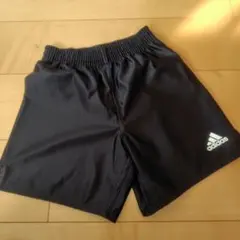 adidas 黒 ハーフパンツ サイズ130
