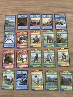 DINO World Battle card 2枚 恐竜 バトルカード - メルカリ