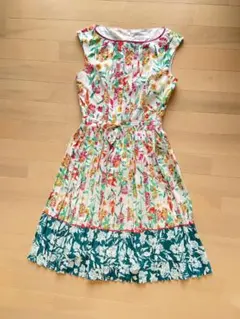 TOCCA 花柄 プリントノースリーブ ひざ丈ワンピース　美品✨️