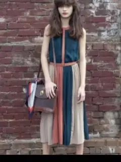 REDYAZEL プリーツバイカラーワンピース