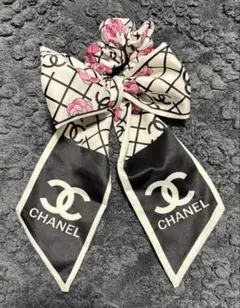 ノベルティ CHANEL リボンシュシュ ヘアアクセサリー ヘアゴムのサムネイル