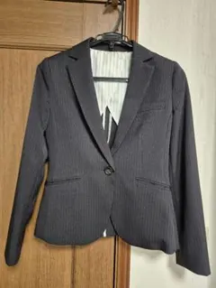 イオントップバリュ　ダークグレー ストライプ ビジネススーツ　9号　美品
