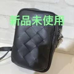 新品未使用　イントレチャート レザー ショルダーバッグ ブラック