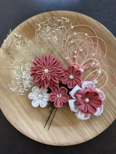 ⭐︎つまみ細工髪飾り⭐︎卒業式✴︎成人式⭐︎No.90⭐︎くすみピンク&ラメ入りホワイト系