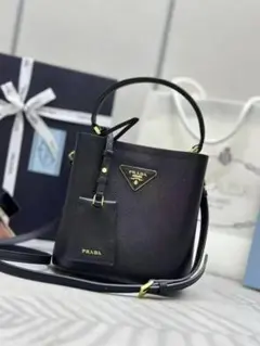 PRADA ショルダーバッグ