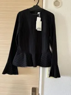 新品　GANNI ブラック　ペプラム　カットソーのサムネイル