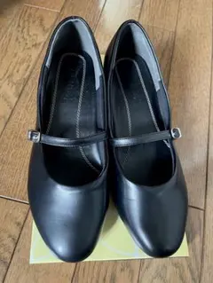 美品 kando 黒ストラップパンプス 25 幅広4E ローヒールのサムネイル