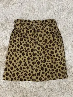 ヒョウ柄タイトスカート