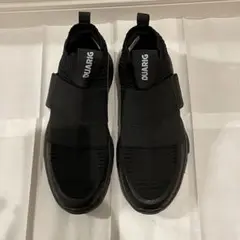DUARIG ブラックスニーカー